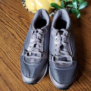 Easy Spirit Anti-gravity